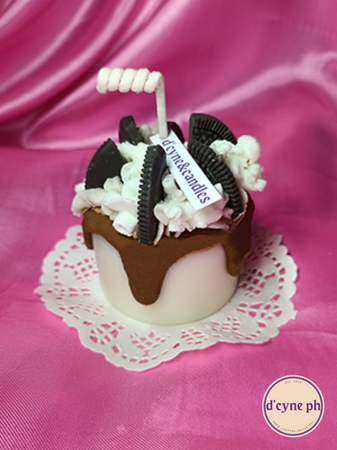 Cookies &amp; Cream Mini Cake Candle